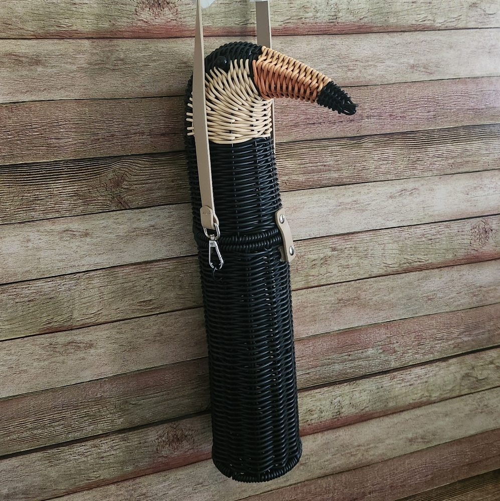 Black and Tan Wicker Bird-Shaped Bottle / Wine Holder